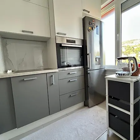 דירה Modern & Comfort Retreat In