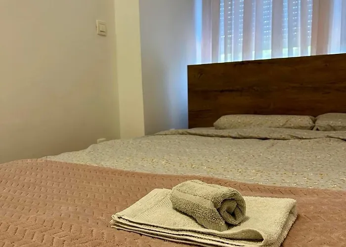 Modern & Comfort Retreat In سراييفو