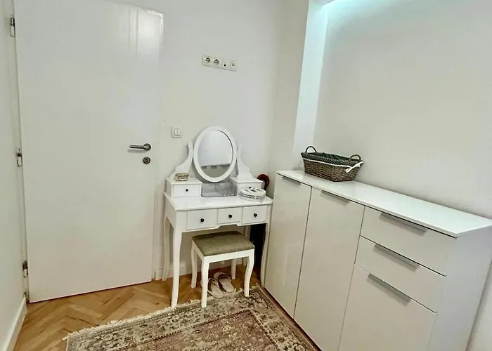 Modern & Comfort Retreat In شقة